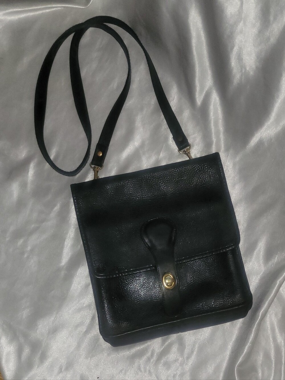Vintage 1970s Coach Slim Pouch, New York, USA. Crossbody W/Detachable Strap